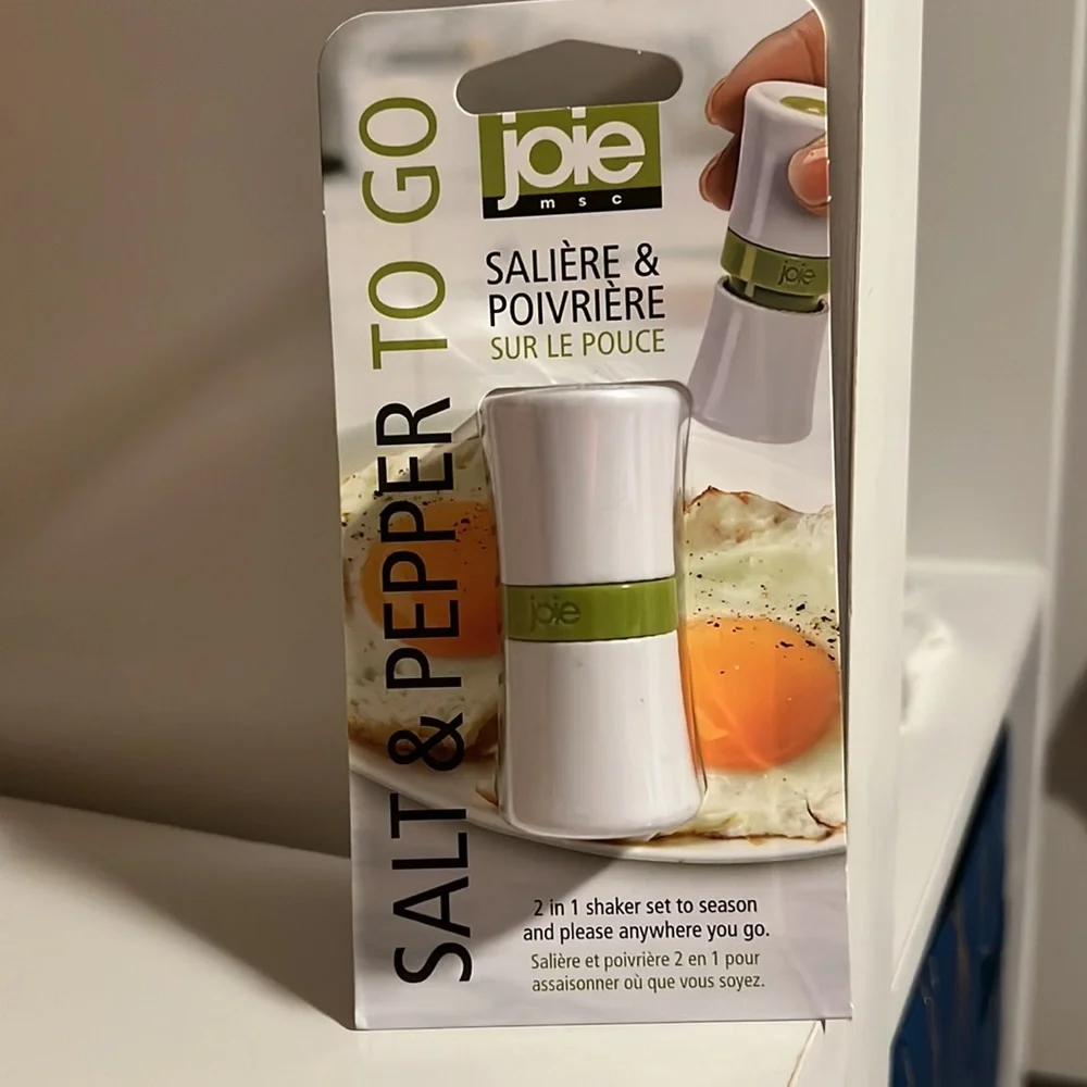 Cute.. Mini joie SALT & PEPPER TO GO!!